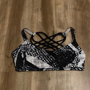 Lululemon free to be wild bra size 8